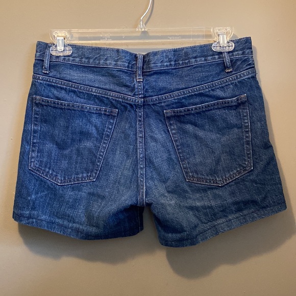Women’s Gap Sexy Boyfriend Denim Jean Shorts Size 28 - Picture 2 of 10